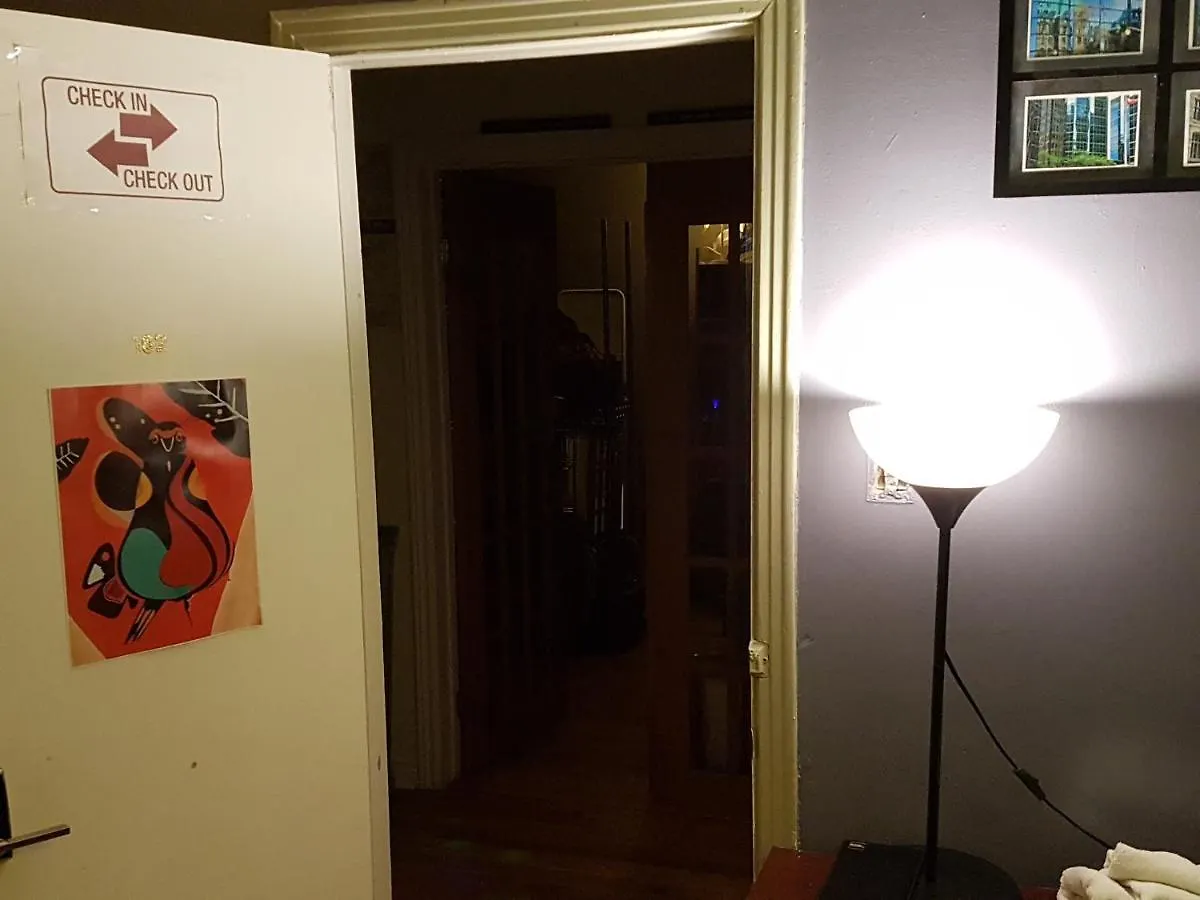 Pied-A-Terre Mont-Royal Hostel Montreal