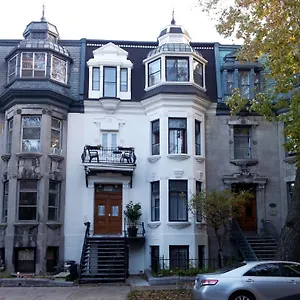 Bed & Breakfast Gingerbread Manor, Montreal